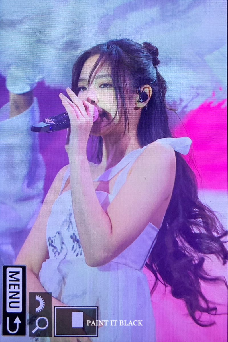 PaintItBlack_JN's tweet photo. 230715 BORN PINK PARIS ENCORE 
#블랙핑크 #제니 #BLACKPINK #JENNIE https://t.co/yIr794eIuT
