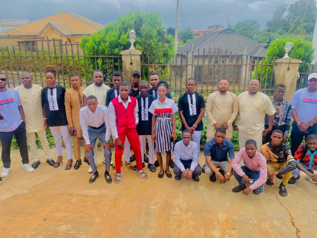 GreatTeamFHG's tweet photo. Ilesha Great Team Cheque Rally for the month of June
#networkmarketer #NeoLife #FHG #greatteam #chequerally #greatteamilesha #juneachievers #junestepup #junecelebrations https://t.co/JomjAc3oE7