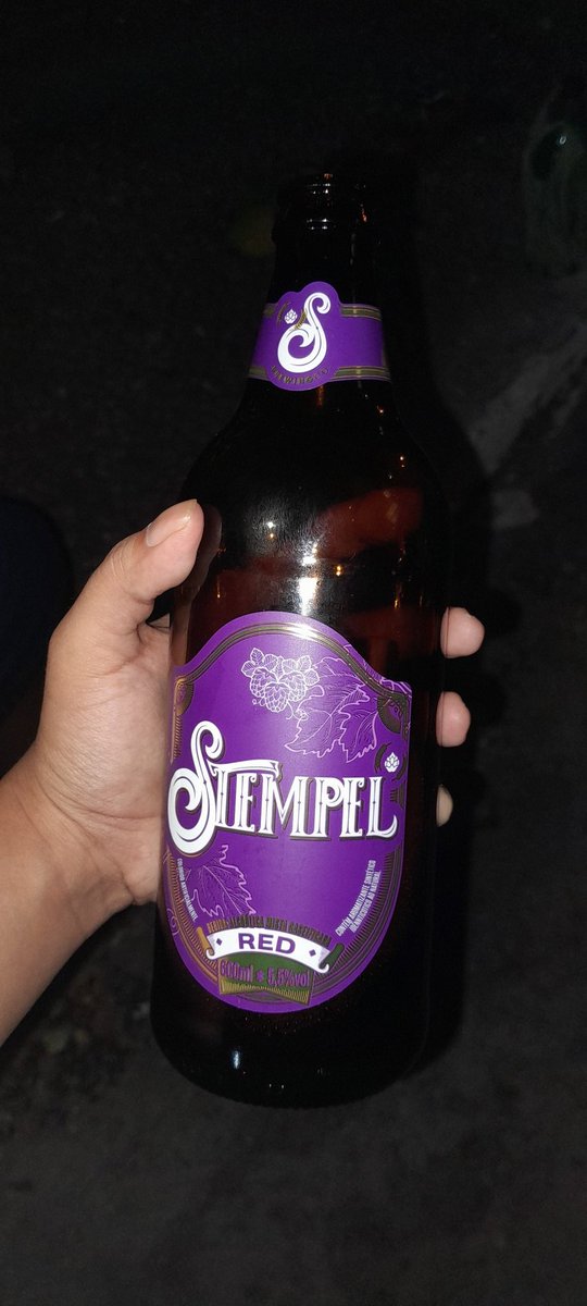 lcristinee7's tweet image. Minha alma gêmea é Chopp de vinho #stempel