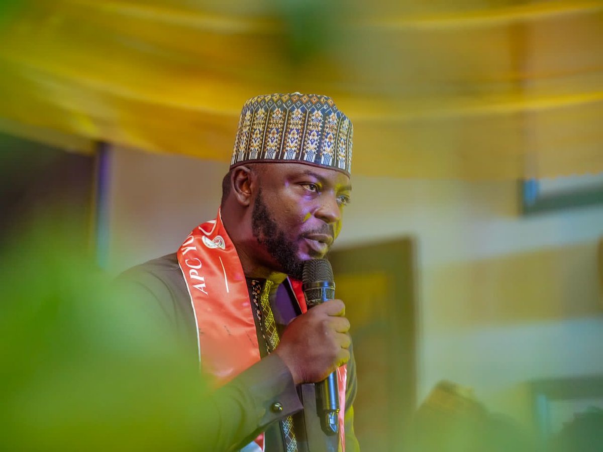 DOlusegun's tweet photo. Tonight, I was honoured to be presented with the YOUTH CHAMPION AWARD (Outstanding Youth in Leadership) by the APC YOUTH STAKEHOLDERS FORUM . I'm grateful for the honour. I do not take it lightly https://t.co/yUjvmAms1z