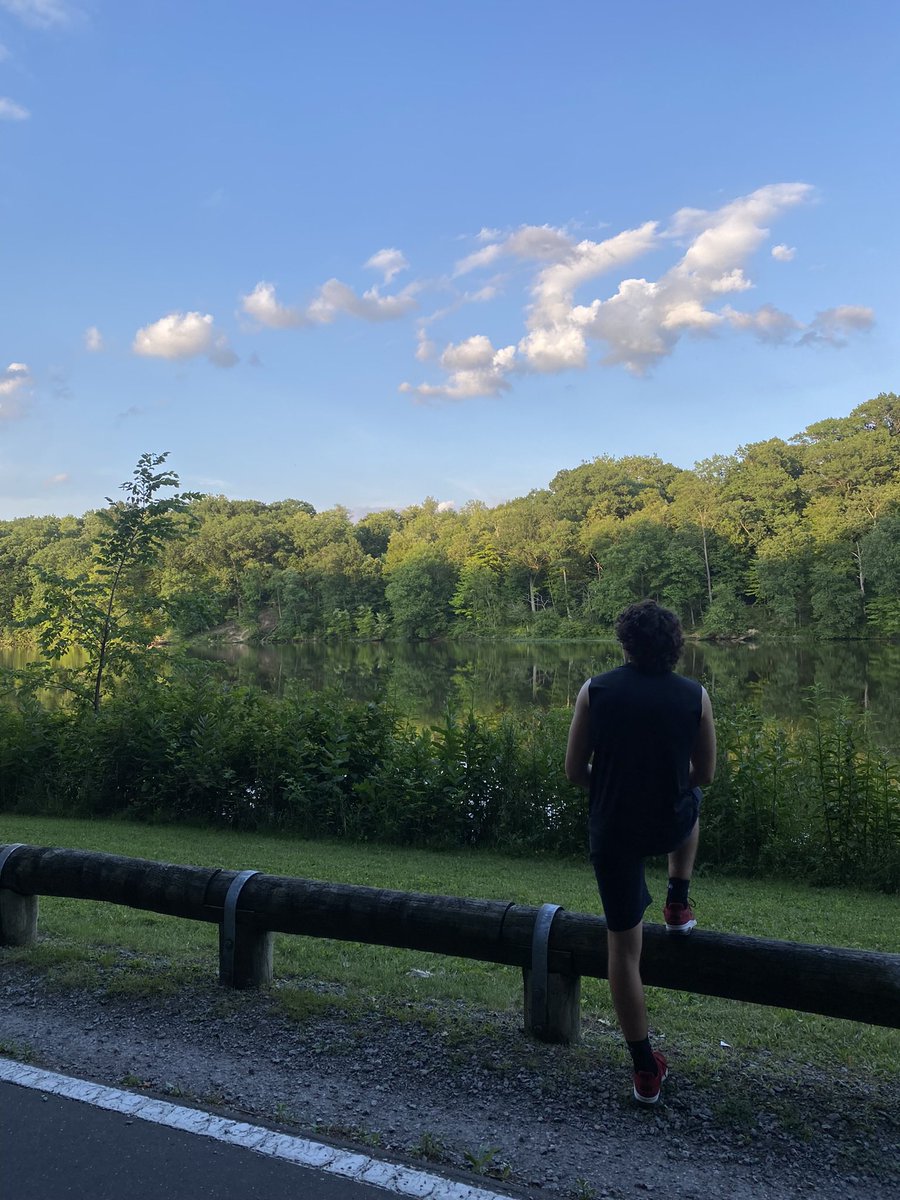 Carson Essad tweet media