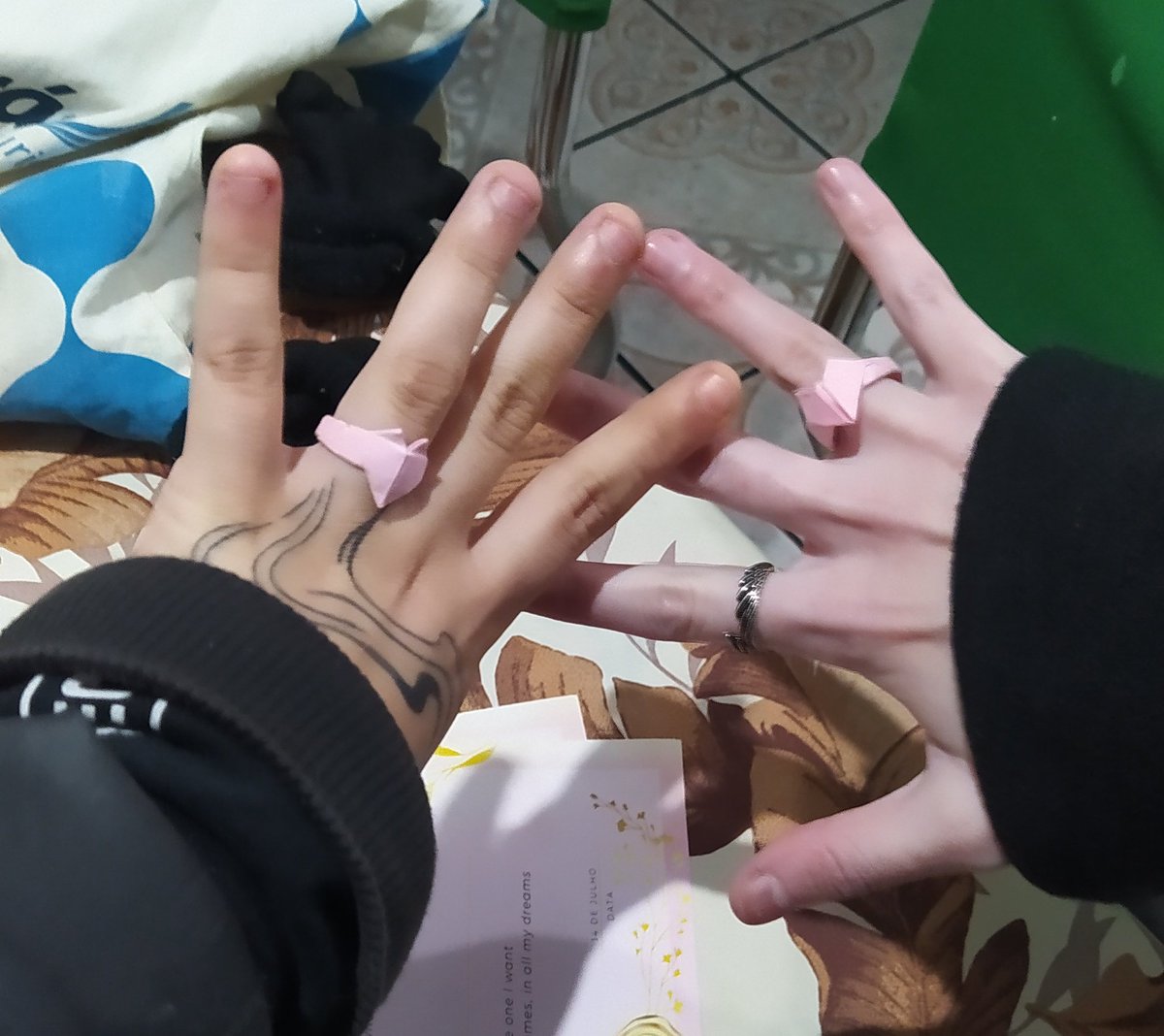 gzbzpw's tweet photo. agora sou casada tá #taylornight https://t.co/N0DXYCcypF