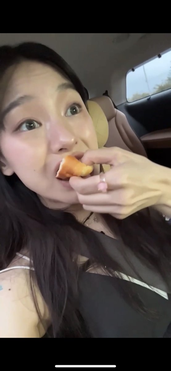 폭풍 빵 먹방 선보인 노제 끝까지 빵 안 놓더라 방종하고 빵 참느라 고생했다 덕분에