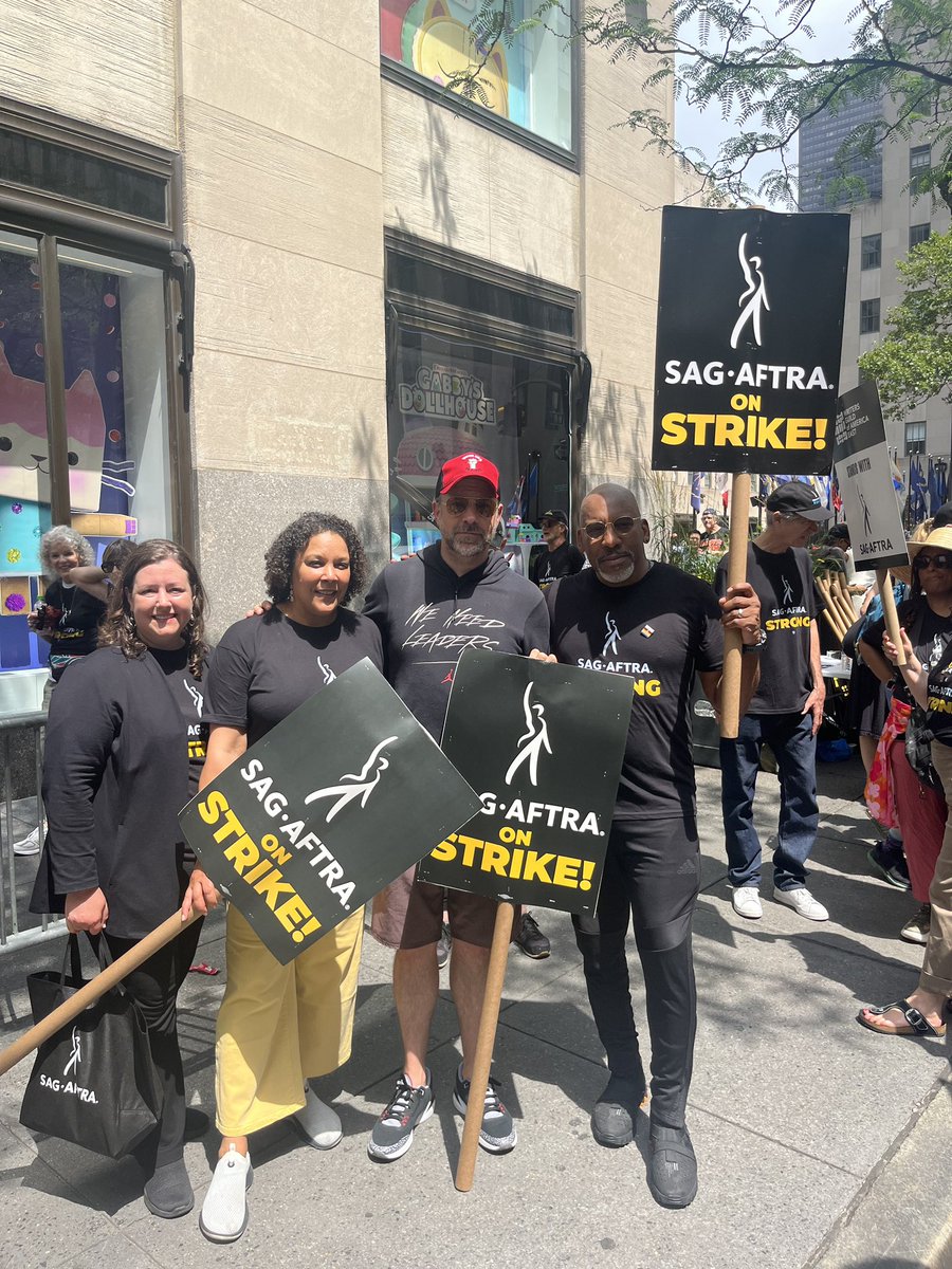 SAGAFTRA on Twitter "As seen on the SAGAFTRAstrike picket lines in