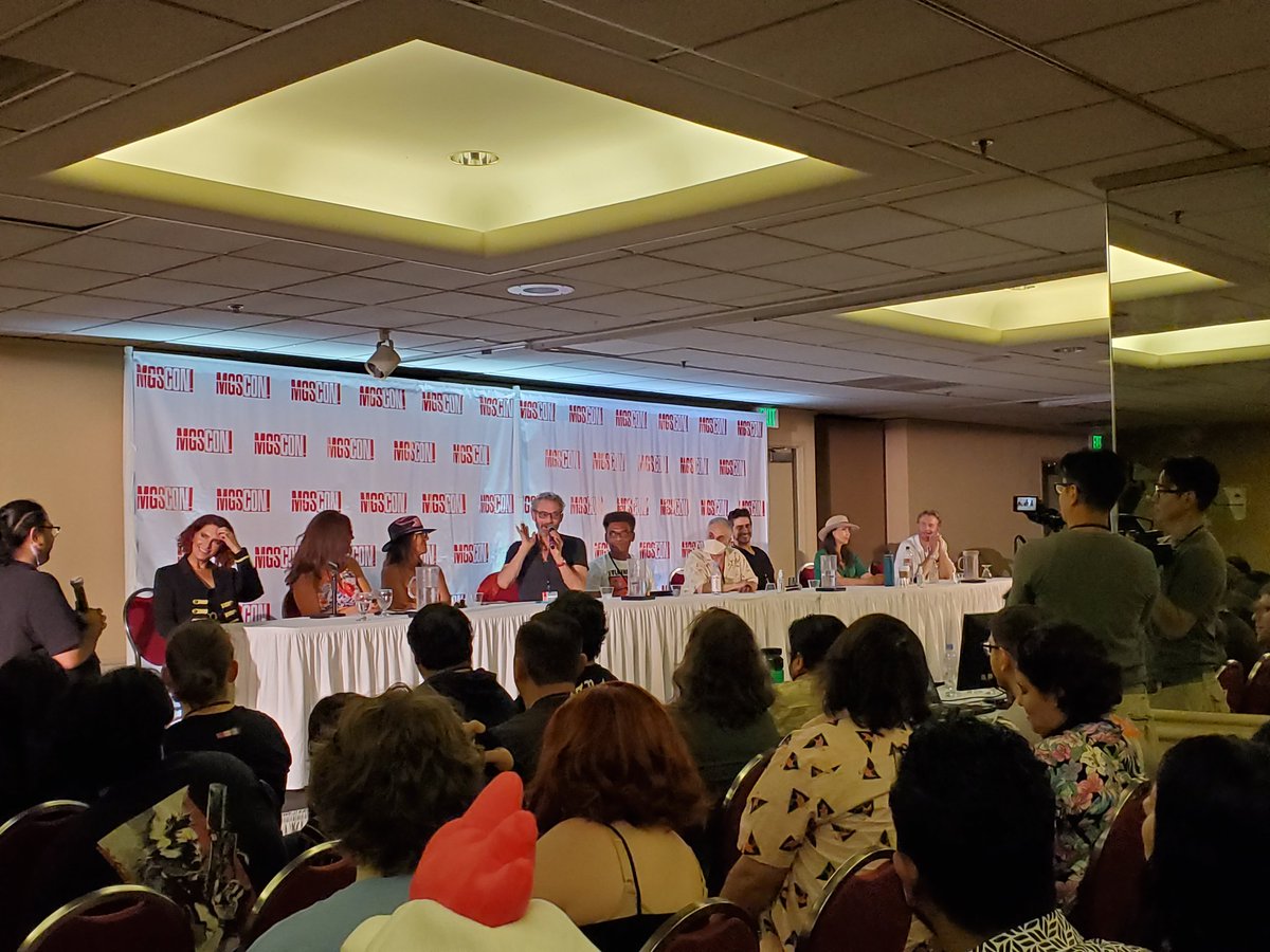 OffbeatProps's tweet image. Excellent VA panel, with codec guests! #mgscon