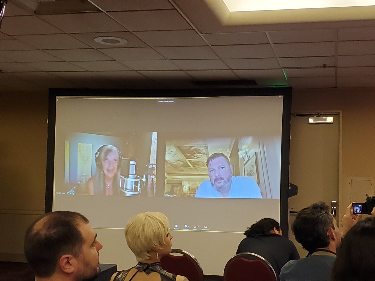 OffbeatProps's tweet image. Excellent VA panel, with codec guests! #mgscon