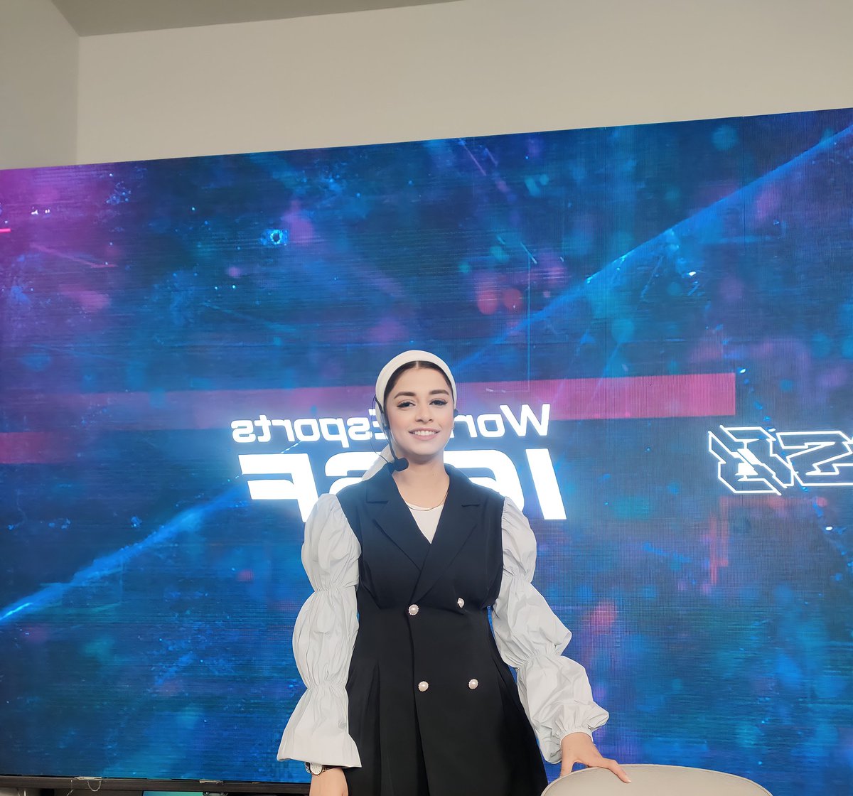 iitzZjojo's tweet photo. First day of being the caster and analyzer at Gamers 8 IESF Asian Championship is over ✌️❤️ https://t.co/ZnIOCXzWmc