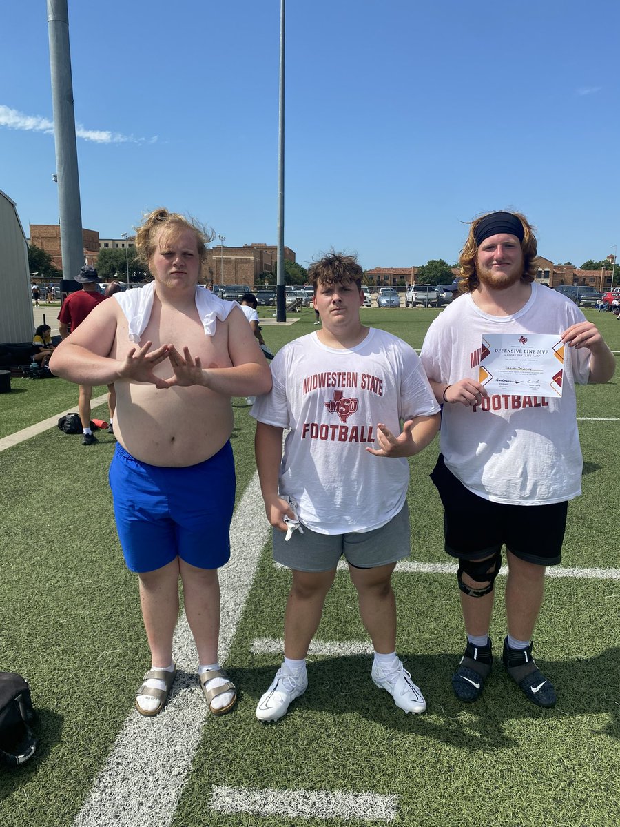 NoahCuccia's tweet image. Thank You @MSUTexasFB for an amazing camp! Also my dawgs @SamSolomon54 and @patrickfallon77 were there! Showing out for 🅰️llen!
#RecruitTheA     #BTB 
@LarryWMcrae 
@CoachLWig 
@alleneaglesfb 
@CoachCadeCamp 
@Jmar56 
@TCUFootball 
@SFA_Football 
@CowboyFB 
@Coach_Dickey