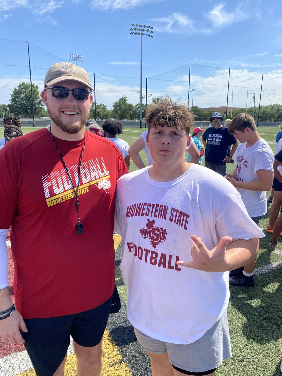 NoahCuccia's tweet image. Thank You @MSUTexasFB for an amazing camp! Also my dawgs @SamSolomon54 and @patrickfallon77 were there! Showing out for 🅰️llen!
#RecruitTheA     #BTB 
@LarryWMcrae 
@CoachLWig 
@alleneaglesfb 
@CoachCadeCamp 
@Jmar56 
@TCUFootball 
@SFA_Football 
@CowboyFB 
@Coach_Dickey