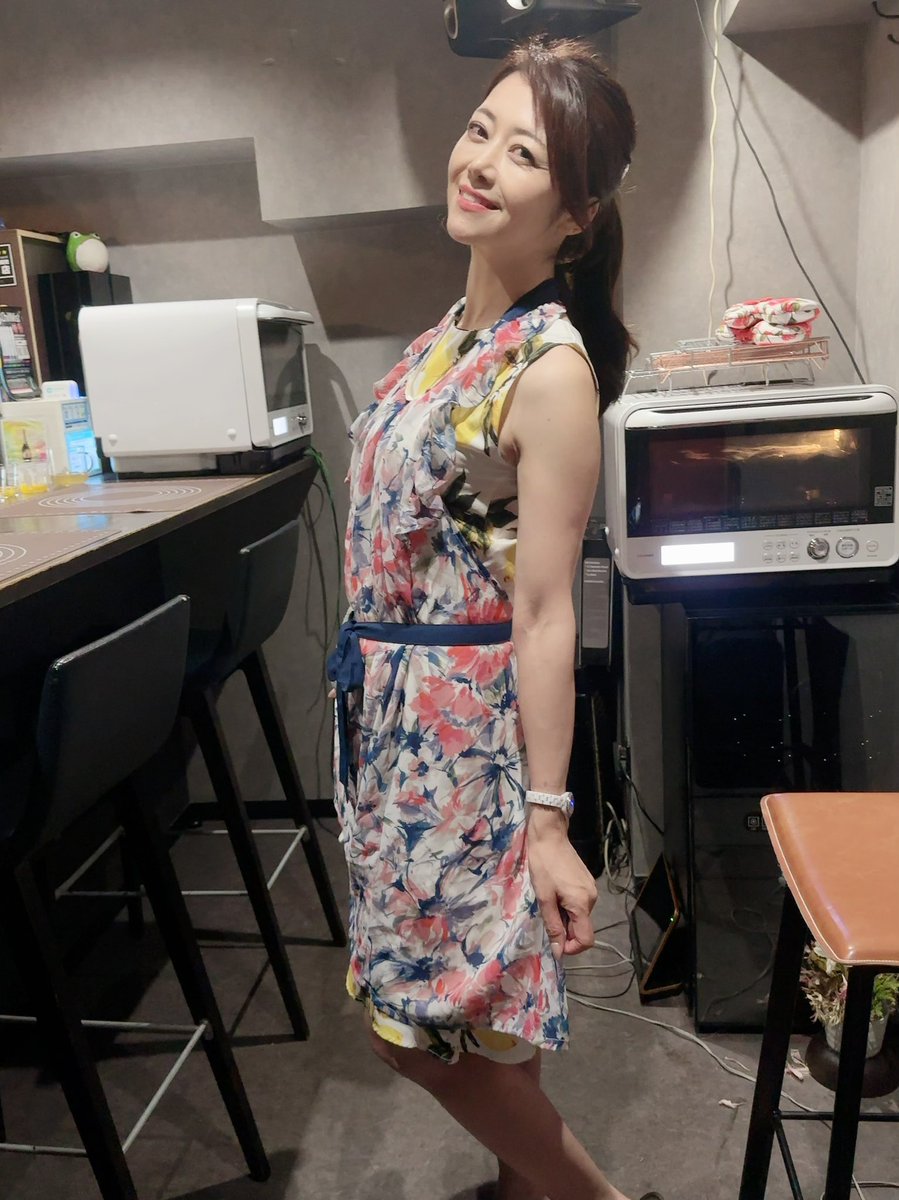 昨日は、maki makiクッキングパン教室イベント東京にご参加下さった皆様、ありがとうございました^_^
皆様とても上手に手捏ねできました🍞
今回は甘いパン♪
マンゴー、桃、パイン、柑橘類を乗せて、夏らしい⭐︎
甘さ控えめのカスタードクリームも最高！
次回の東京は9月開催で惣菜パンになります♡ https://t.co/6AuTa2gfdr