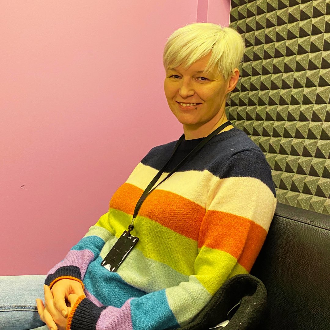 Afmæliskona dagsins. Til hamingju <a href="/hillldur/">Hildur ♀ 🇵🇸 🇺🇦 🏳️‍⚧️</a>. Það eru forréttindi að lifa þessu lífi meðfram þínum líftíma. Þvílík fyrirmynd, brautryðjandi og óbrjótandi kjarnorkufemínisti. Takk fyrir alla þína endalausu ólaunuðu baráttu og áhrifin sem þú hefur haft á mig og svoo mörg ❤️🙏