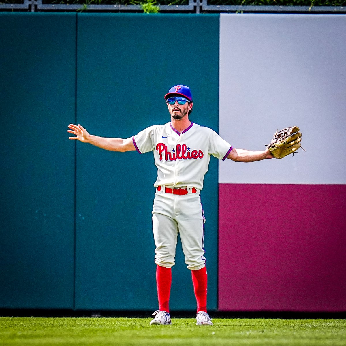 Phillies's tweet photo. appreciation post for Stubby in left field 🕺🏻 https://t.co/UPaLRgDhCS