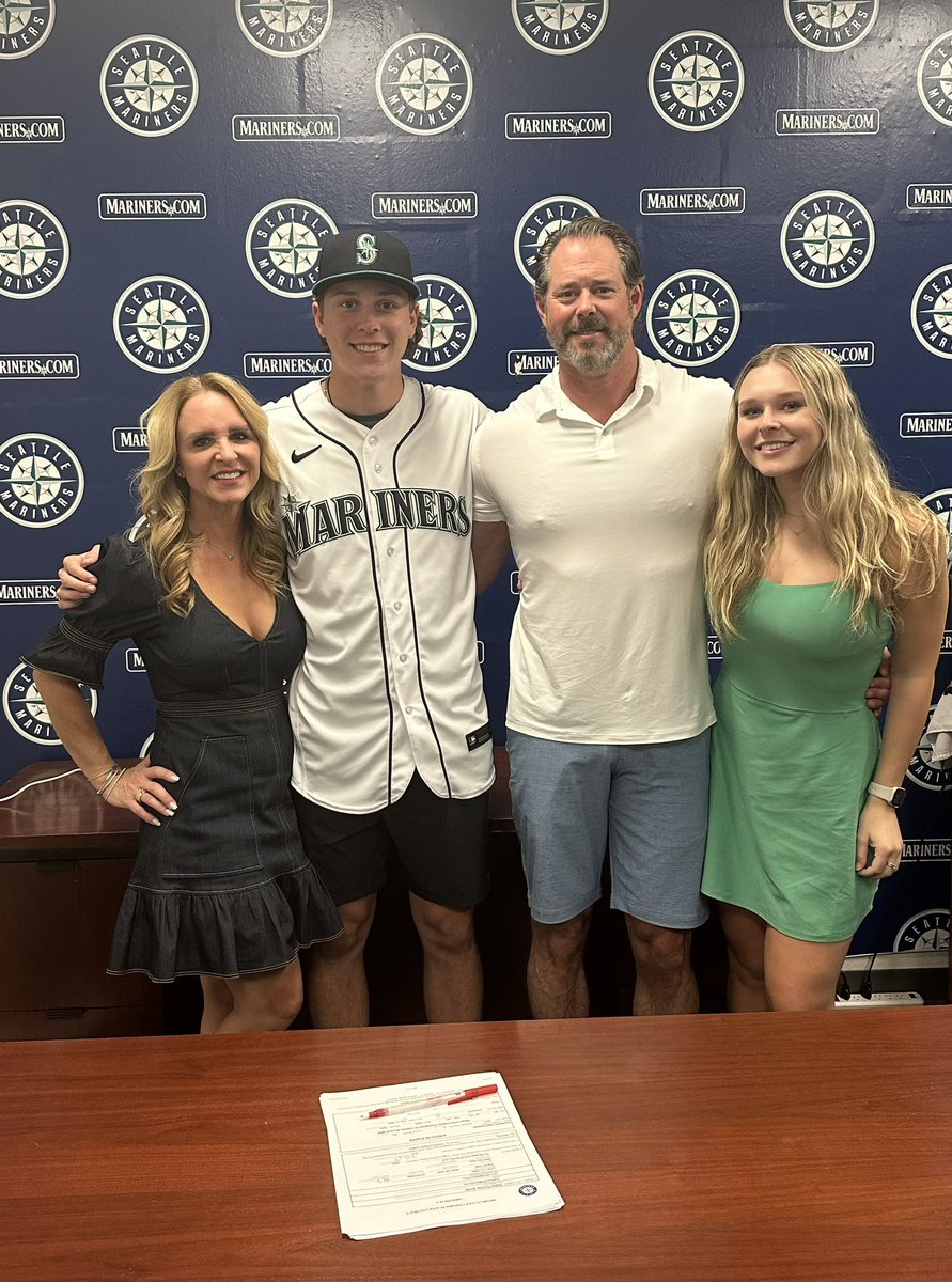 Pen to paper. @Mariners