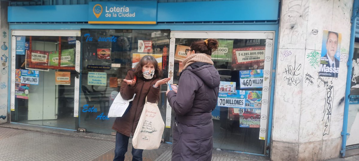 CasaGatica's tweet photo. Mañana de charla, volanteo y militancia en @CasaGatica 
No pasa nadaaaaa 😝si estamos en la calle bancando a Massa. https://t.co/arSGCM4pTf