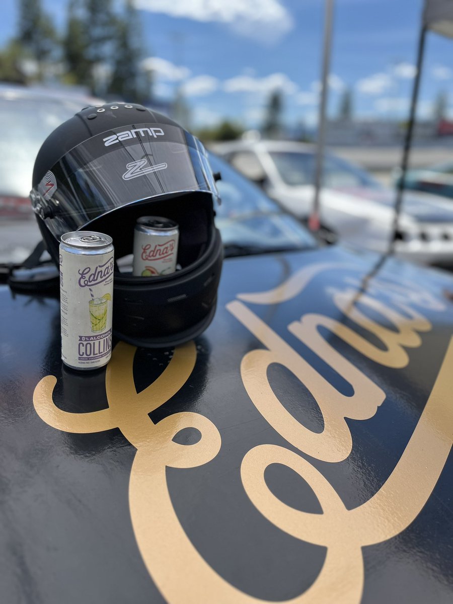 HeleneSchulte22's tweet photo. Cool things don’t happen without support!  This race friendly beverage, 0% Alcohol, gluten free and tastes like more!! Thank you so much @ednascocktails https://t.co/PJHGaDN3T6