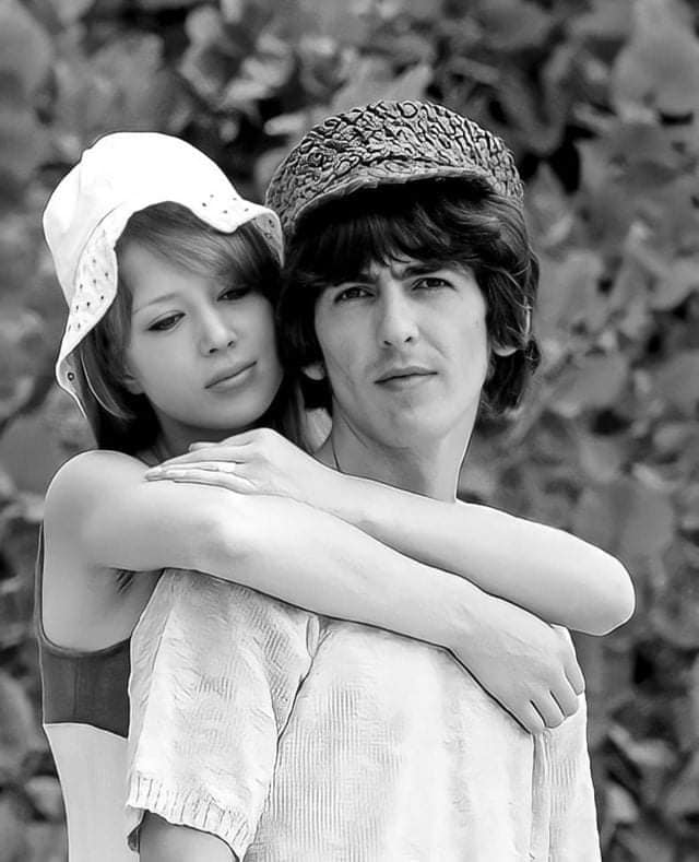AmandaMorck's tweet photo. #GeorgeHarrison and #PattieBoyd posing for photos while on their honeymoon in Barbados in 1966. https://t.co/1AVCGke7ex