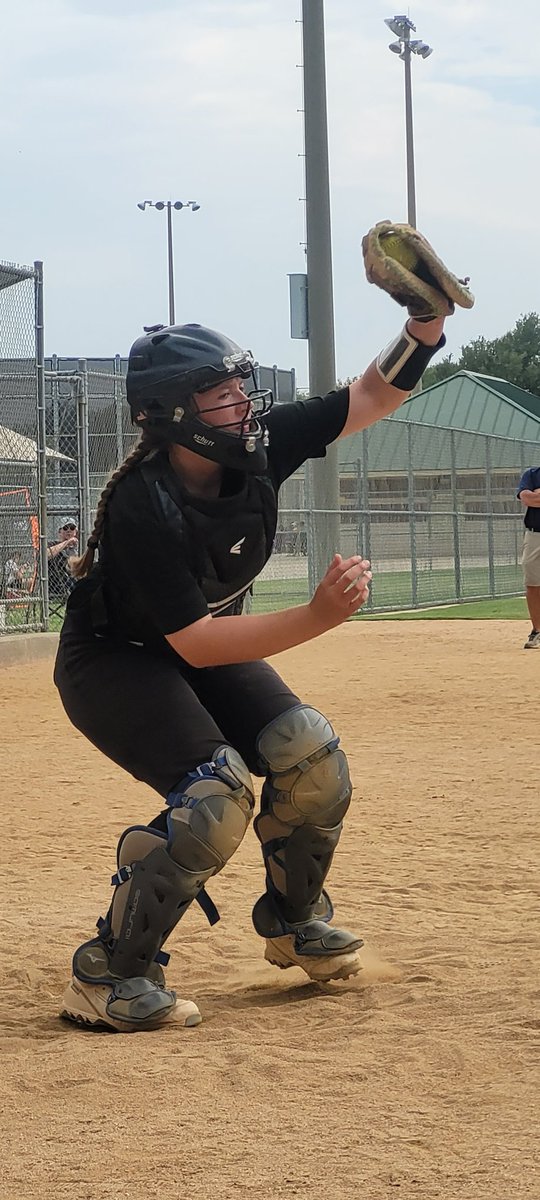 IPRIDDY1's tweet photo. I ❤️ this game!
#TexasEliteGray18u 
#LadyColts 
#ArlingtonHighSchool2024
#catcher 
#uncommitted https://t.co/6tZSNhDqJO