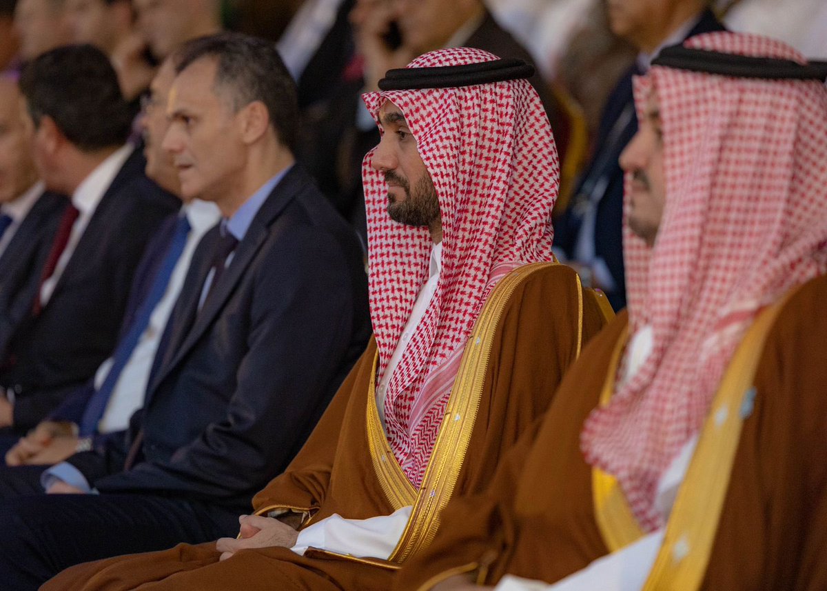 AbdulazizTF's tweet photo. كل الشكر لجمهورية الجزائر الشقيقة على حسن الاستضافة، 
وألف مبروك للفائزين ..

وخالص التهنئة للأسرة الرياضية العربية على النجاح، وعودة دورة الألعاب العربية بعد غياب دام لأكثر من 12 عاماً..
وأهلاً وسهلاً بجميع الرياضيين العرب في بلدهم الثاني المملكة العربية السعودية؛ للاحتفال معاً بنسخة 2027 🇸🇦

 #الألعاب_الرياضية_العربية15