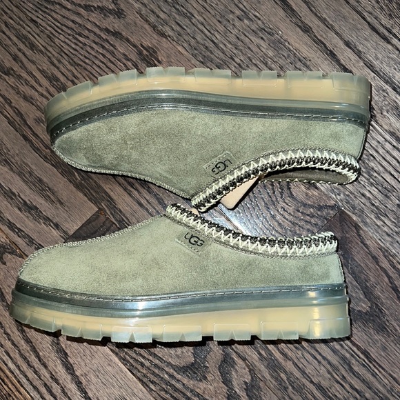 RyanSalak1's tweet photo. So good I had to share! Check out all the items I'm loving on @Poshmarkapp #poshmark #fashion #style #shopmycloset #ugg #thomaswylde #aninebing: https://t.co/V4hJbOgmMV https://t.co/wNcdnMgzHV
