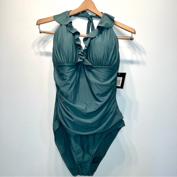 smithchic1's tweet photo. So good I had to share! Check out all the items I'm loving on @Poshmarkapp #poshmark #fashion #style #shopmycloset #ellentracy #hurley #stitches: https://t.co/YYtmtEZg1c https://t.co/jeCqg5xVPn