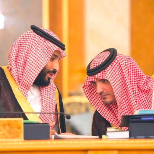 AANMF_1's tweet photo. عـبـدالـعــزيـز إبن سـعـــود إبـن نـايف
الجوهـــر الصافي عطــيب المضـاريب
جــده و ابــوه مــــورديـن الــرهـ��ـايف
و اسلافه اهـل الحكم و البذل و الطيب
ما يـنـقـصـه هــرج الهـتـول الهــدايف
عـبـادة الـدنـيـا عــيـال الـقـصــاصيب

 #عبدالعزيز_بن_سعود_بن_نايف https://t.co/qVziYMBhiU