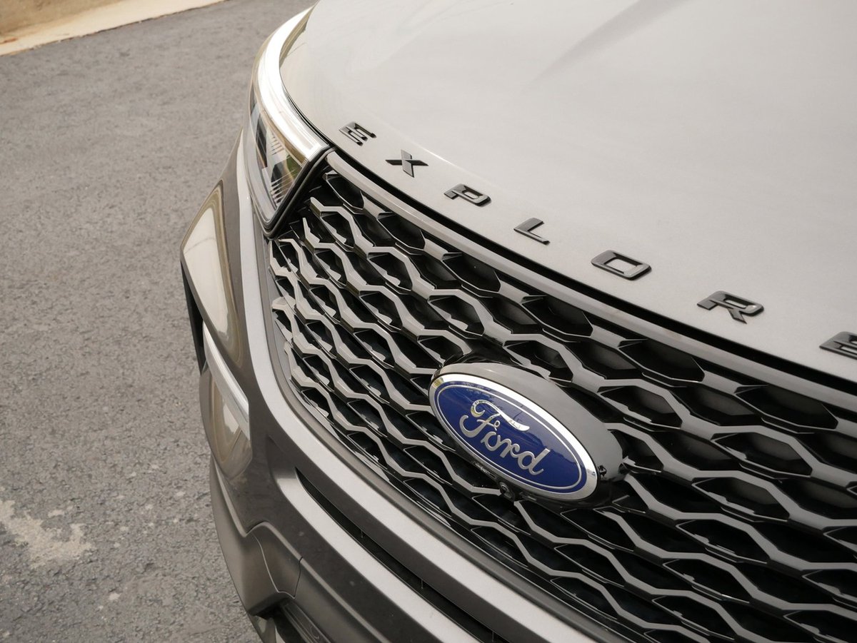 LutherMazdaKC's tweet photo. Hit the road this summer in this Ford Explorer! It offers optimal space and versatility with AWD and three-row seating for excellent road-tripping travel! 👇 
https://t.co/B9ABkR9C1B https://t.co/m2NCSV8036