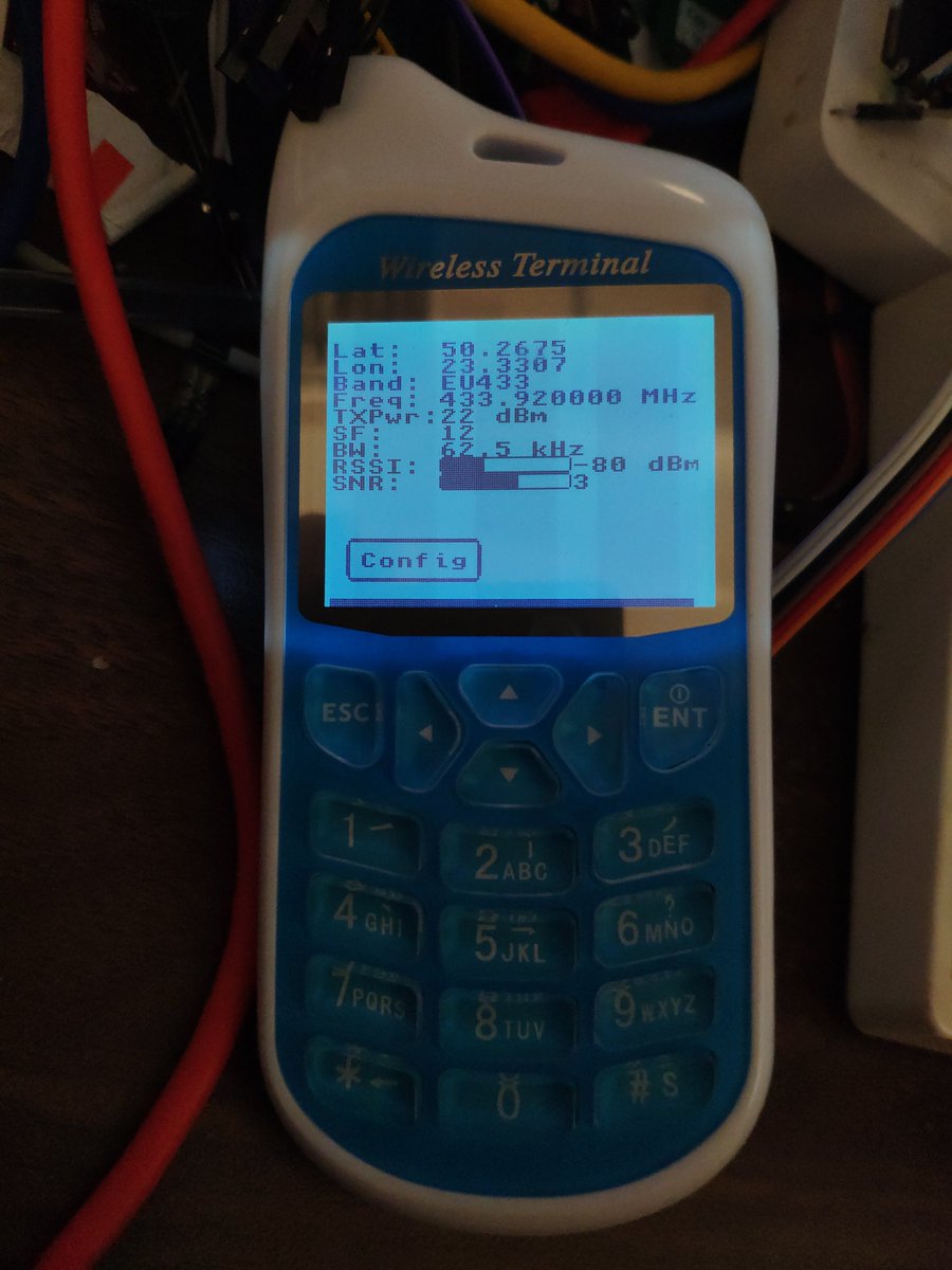 ReimuNotMoe's tweet image. Introducing the Wireless Terminal #LoRa handheld:

- Easy to operate: plastic shell &amp;amp; big buttons, usable in sunlight, only 70g weight
- High power efficiency: more than 2 days&apos; battery life in continuous RX
- USB OTG, GNSS and flash storage

Leave a comment if you&apos;re interested!