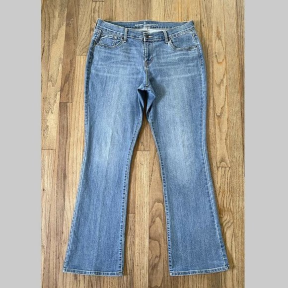 So good I had to share! Check out all the items I'm loving on <a href="/Poshmarkapp/">Poshmark</a> from <a href="/KeniaMaradiag10/">Kenia Maradiaga</a> <a href="/AddicatDesigns/">Dayna (she/her)</a> #poshmark #fashion #style #shopmycloset #portauthority #oldnavy: posh.mk/IqGbsyzTsBb