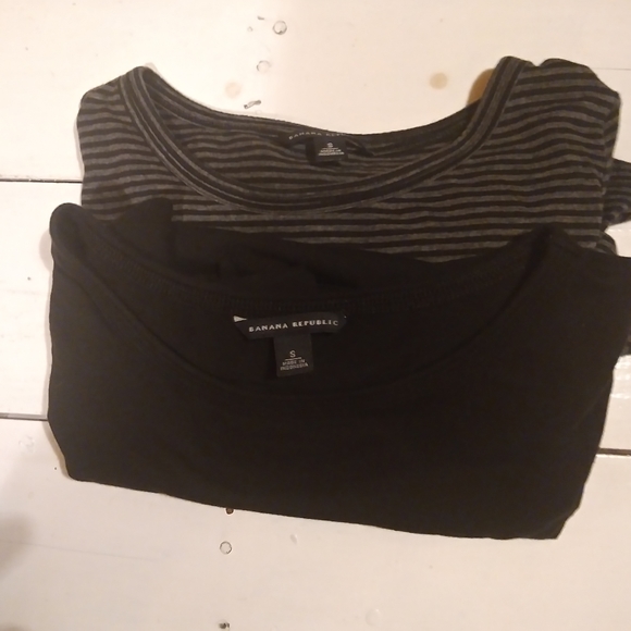 HossPetit1's tweet photo. So good I had to share! Check out all the items I'm loving on @Poshmarkapp #poshmark #fashion #style #shopmycloset #unbranded #shesamonetart #bananarepublic: https://t.co/YchyvJBL8I https://t.co/h9bmjziqK8