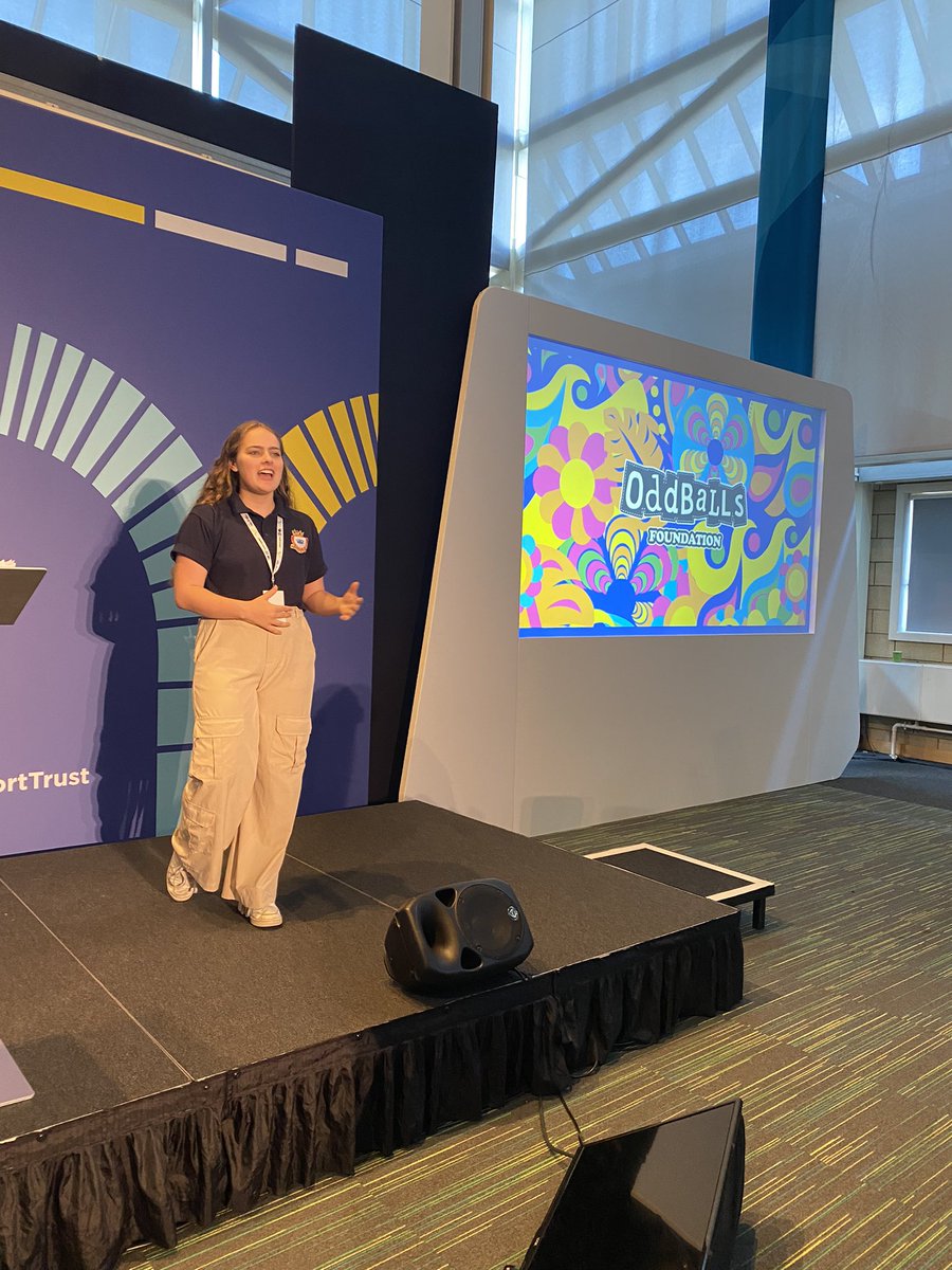 Molly Sands tweet media