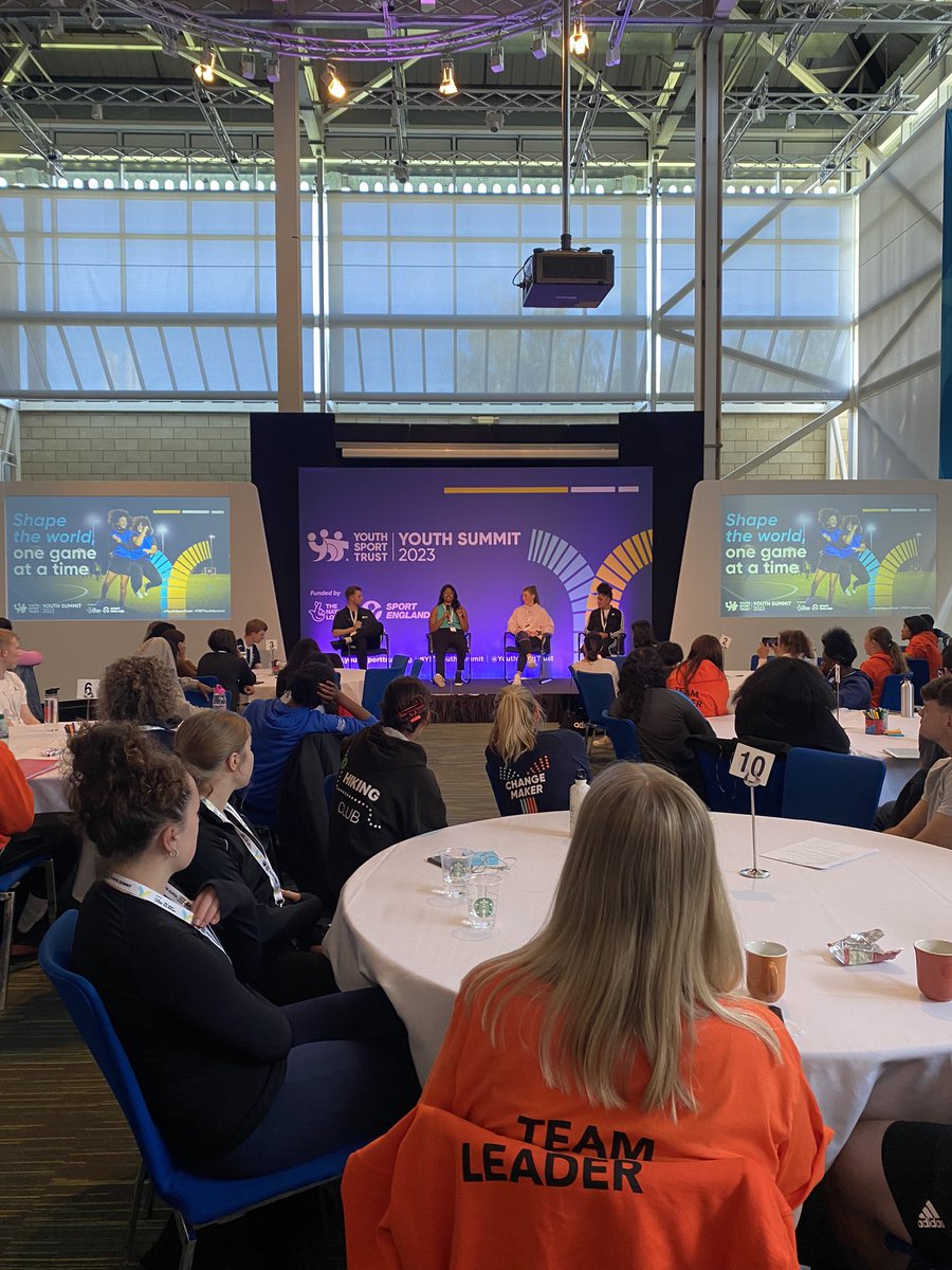 Molly Sands tweet media