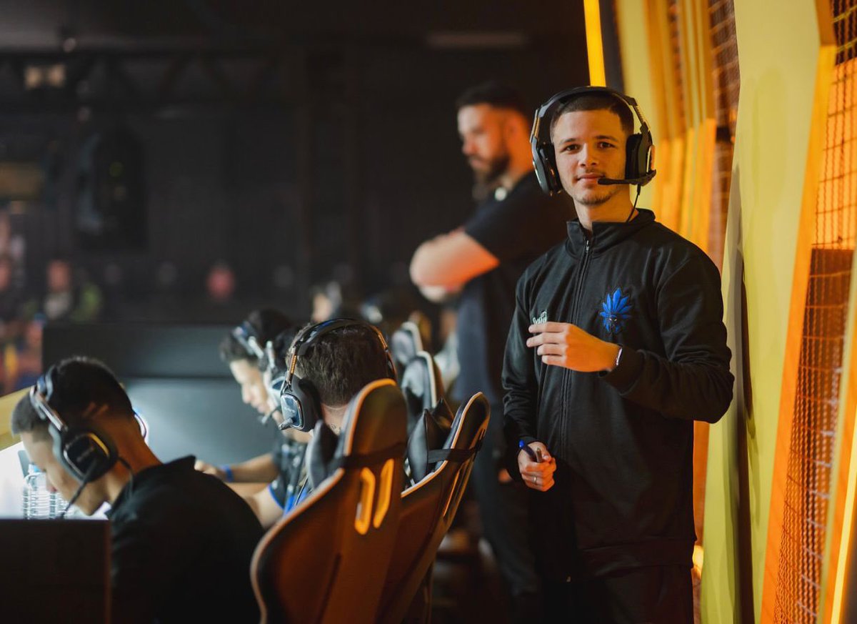 trapcoach_'s tweet photo. Obrigado meu Deus pelo dom que o senhor me concedeu e por tudo que fizeste por mim até aqui. Seguimos fortes #goACZ 🙏🏻💙 https://t.co/r8conaVzJb