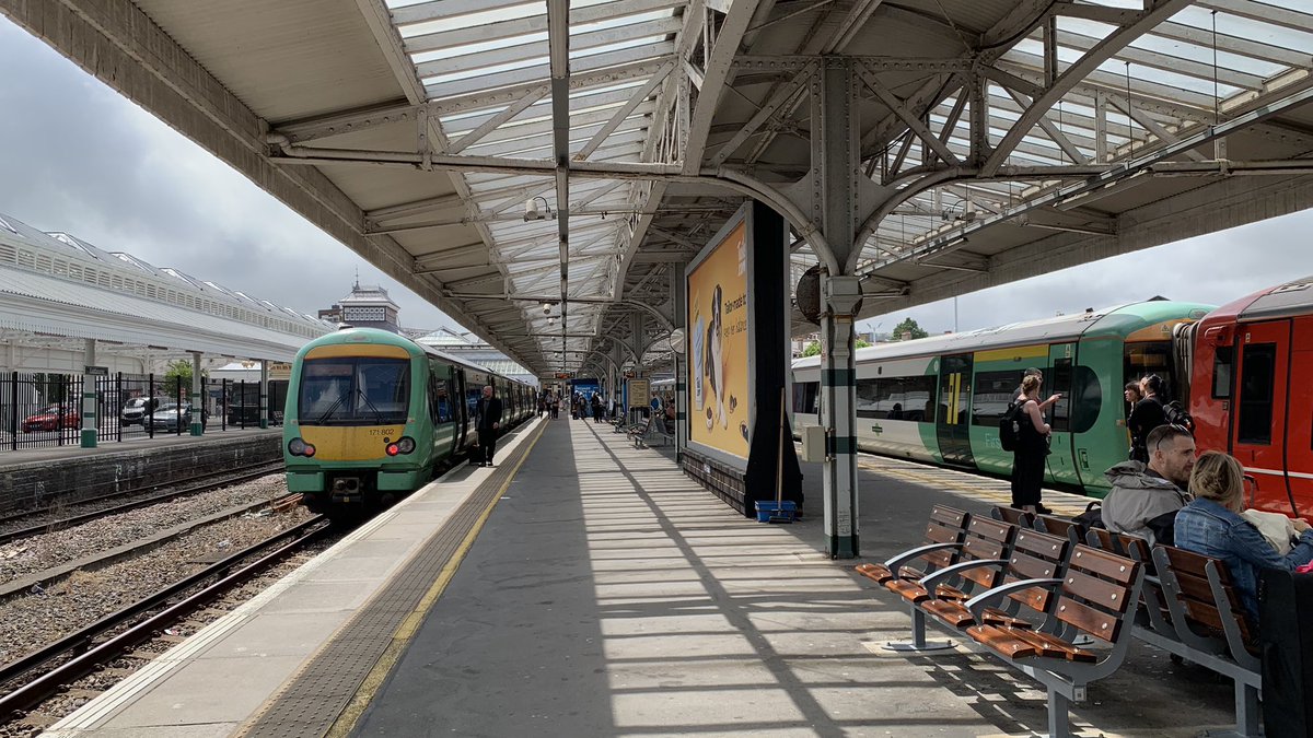 LudwigTails's tweet image. And finally I was able to get on my very first @SouthernRailUK #class171 turbostar! And this is Class 171 802 who will be my very first class 171 I will be on and my ride to Ashford International!

#southernrail #southernrailuk #turbostar