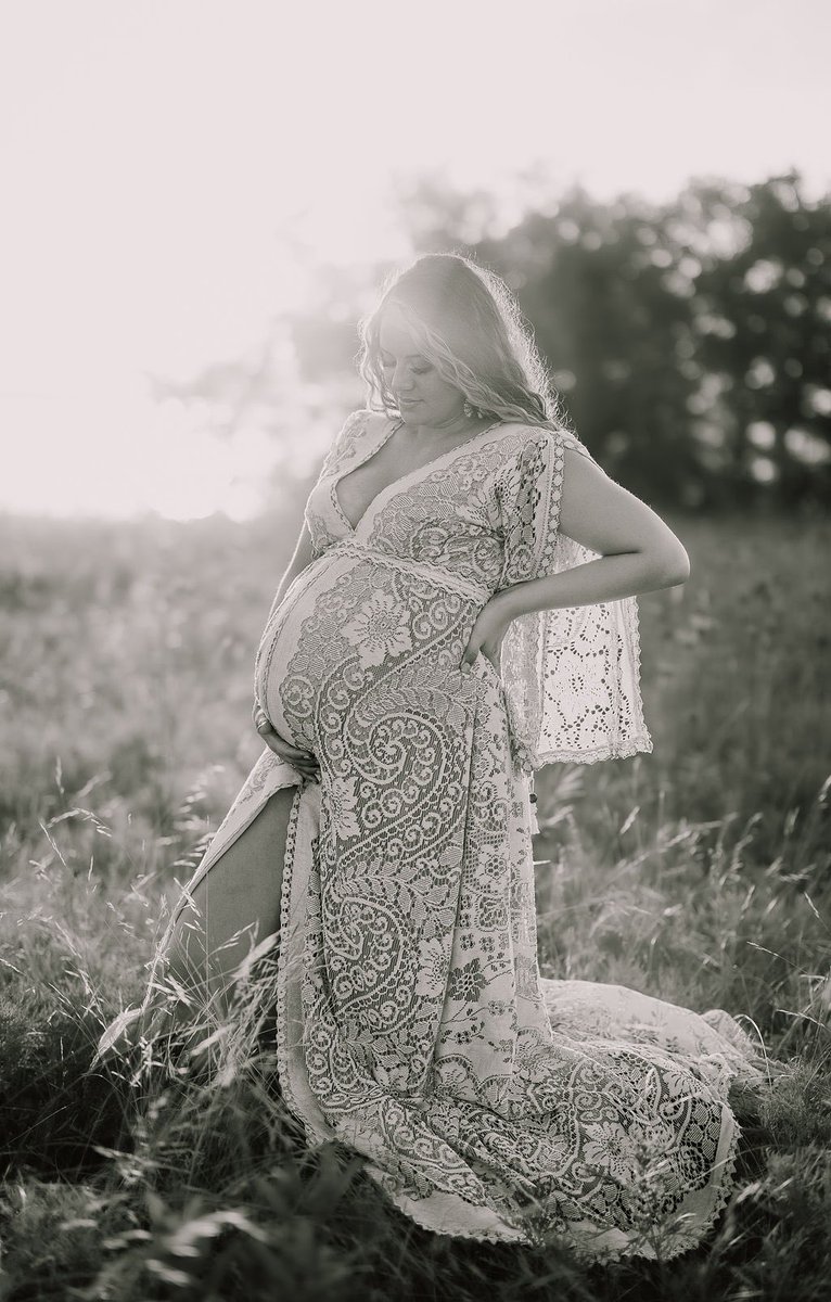 Can we just show this pregnant glow some appreciation???? 🤍