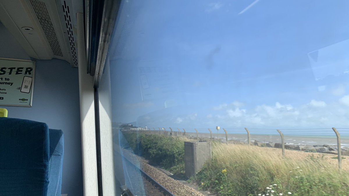 LudwigTails's tweet image. Okay seriously @SouthernRailUK your #class171 s are the BEST in your fleet. First Class seats have recline already better than your class 377 fleets. 
These class 171 are damn good units man just wow.