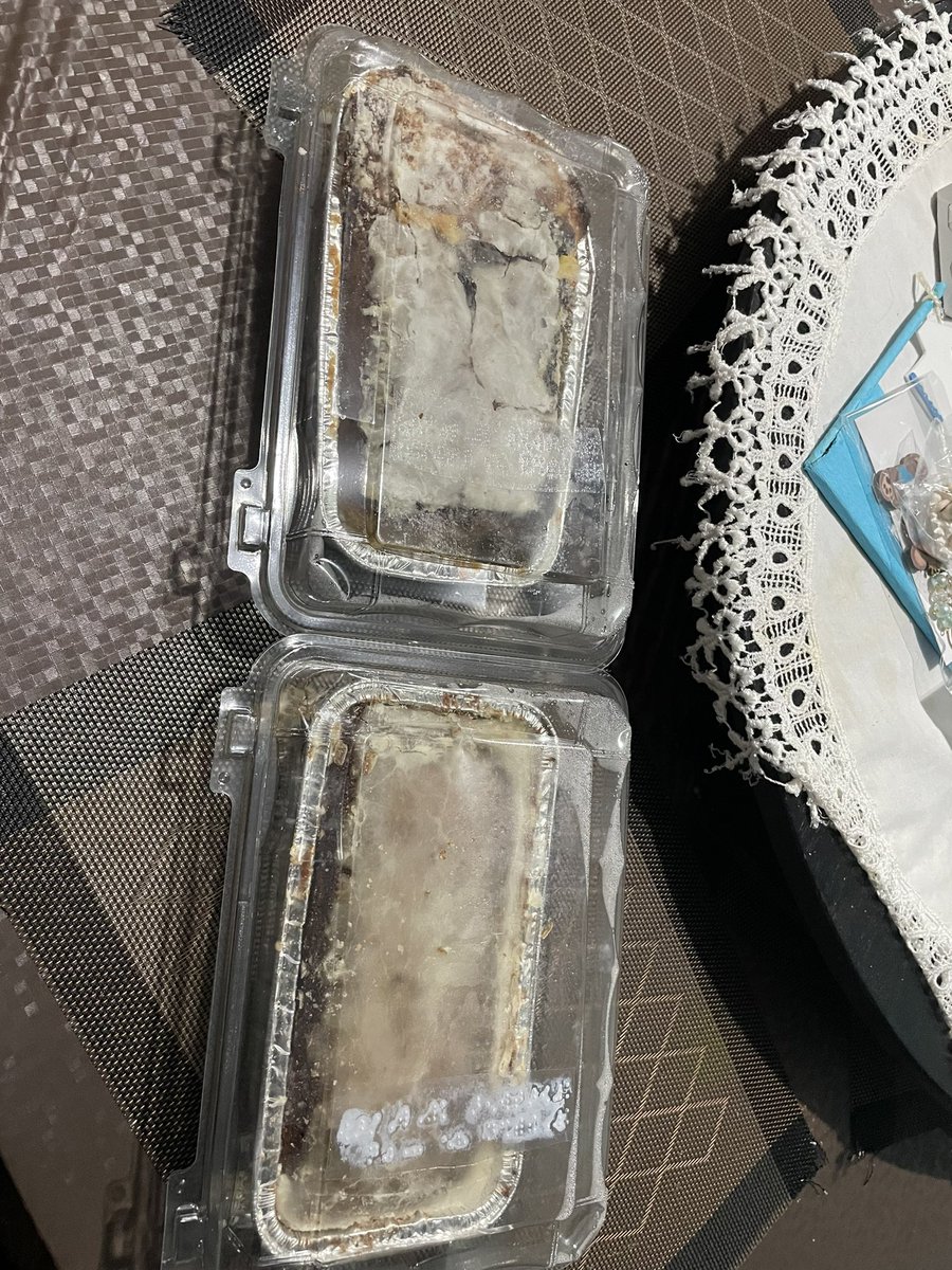 El miércoles llegaron estas delicias al norte. Yo sigo emocionada, porque son riquísimos y porque la atención estuvo de 10.
Un detalle súper bonito es que tienen etiquetado en braille para personas con discapacidad visual. Gracias <a href="/postres_paraiso/">Isa Del Castillo 🍃 🏴󠁧󠁢󠁳󠁣󠁴󠁿</a>