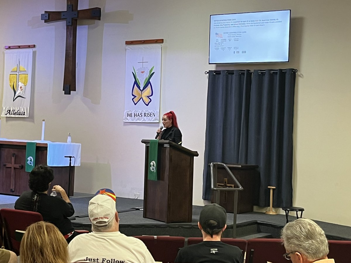 RealLeslieWhite's tweet image. Fantastic presentation on getting engaged with politics with Alison Furno today in #Pinal County #arizona @azwomenofaction @KayFurno!  @azwokeschools 🔥🌵🔥🌵#grassroots
