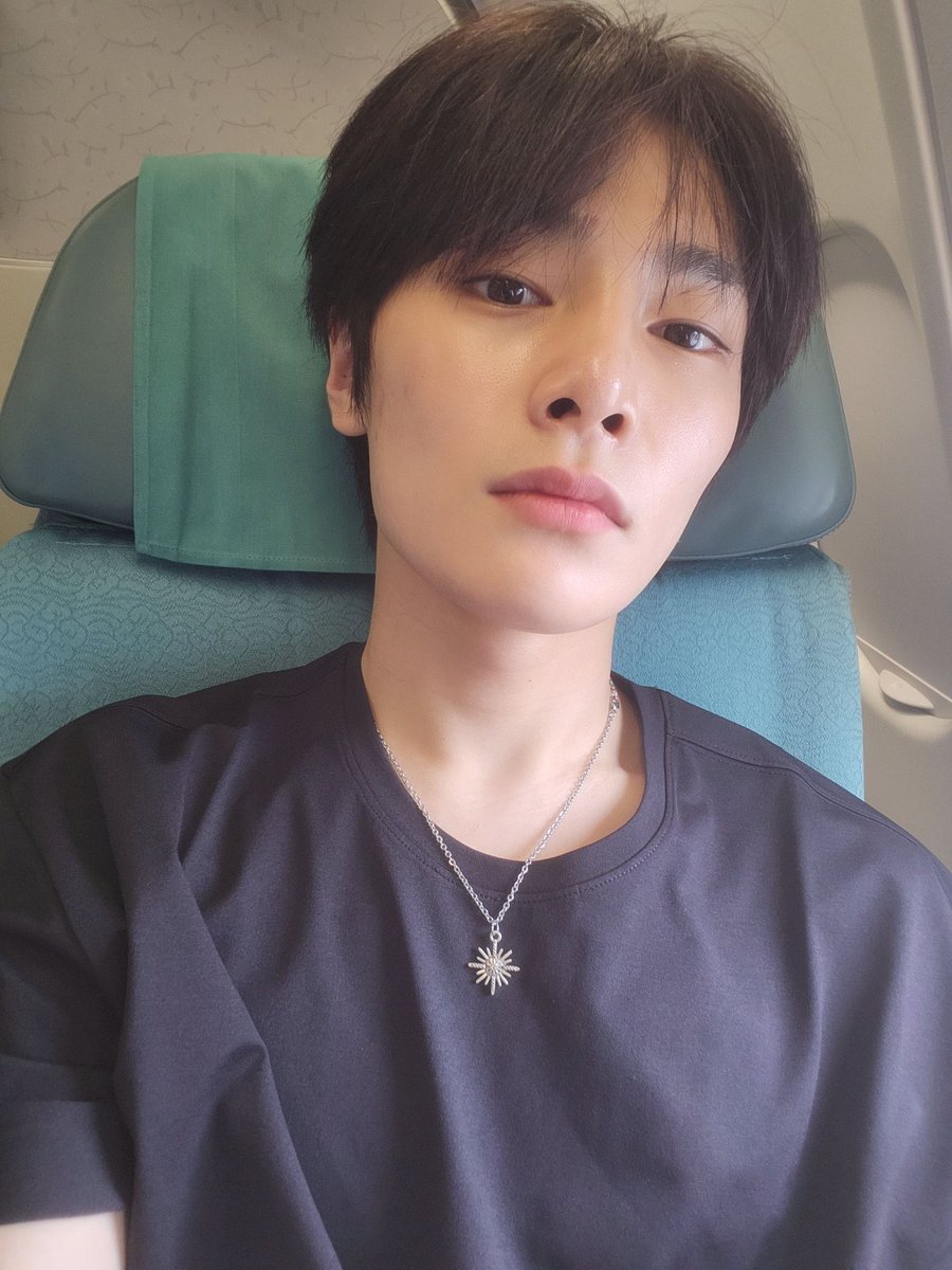 Nuestro precioso Jeongin envió una foto a bbl 💭🦊
