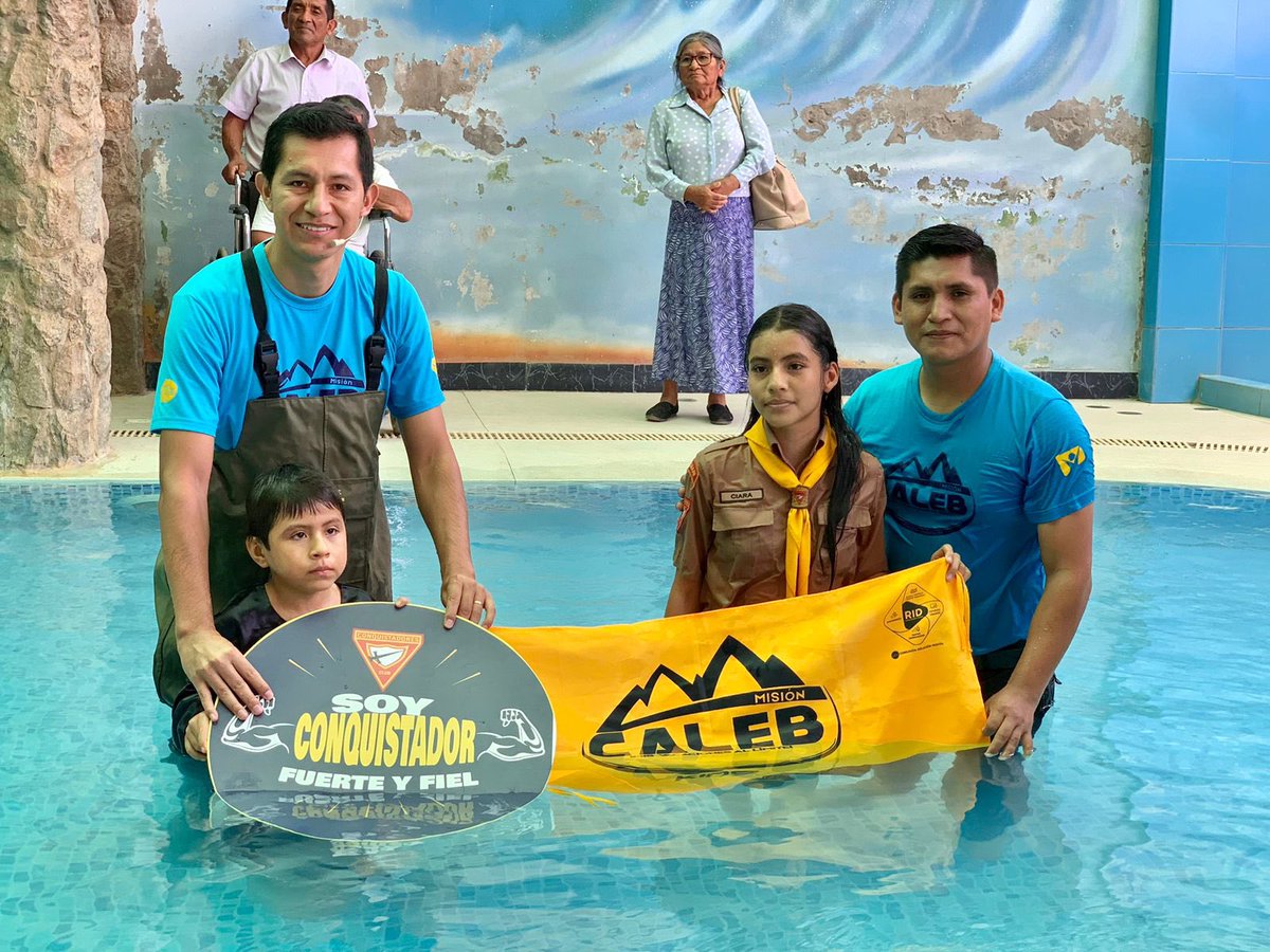 AdventistasMPN's tweet photo. 🙏🏼Decisiones de vida eterna son en nuestro distrito misionero #VictoriaB en Chiclayo. Cada vez somos más en nuestra familia adventista y añoramos con ansias la pronta venida de Cristo♥️ #CalebAlfa #MisiónCaleb
#YoVoy #VamosPorMás 🖐️ https://t.co/khC3j20A5o