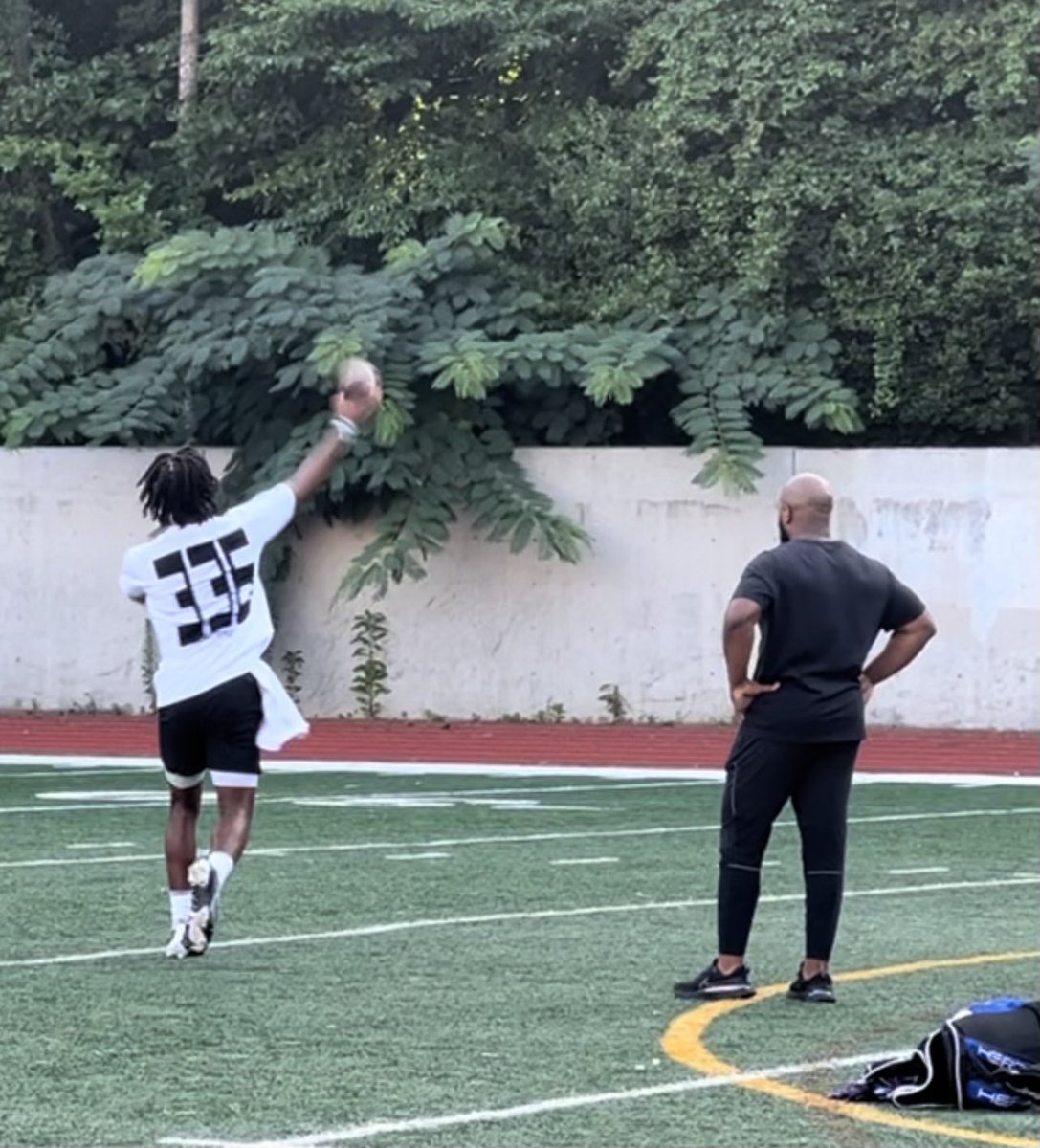 thebrycebaker2's tweet photo. Great work with one of the best @QuincyAvery, I’m super thankful for the opportunity I was able to seize!!
Huge Shoutout to my parents and especially my Ma for making this happen  !
@PoloNupe3 https://t.co/lwPKLJXwgW