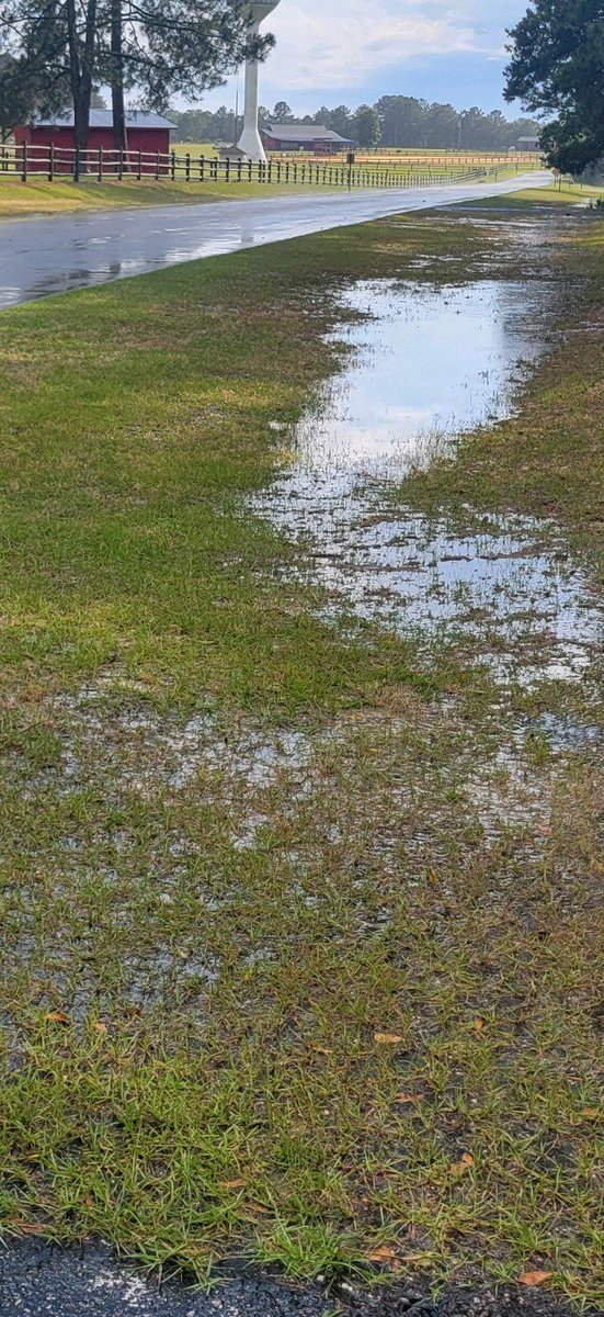 hoablues's tweet photo. Blue Skies, after the storm. #WaterReflections https://t.co/aX8Cq94JUe