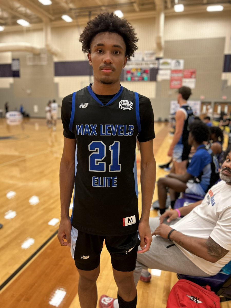 GASOMass's tweet photo. #GASOFinale | @TexasHoopsGASO 

🍿 A couple of guys that are popping right now…

• @21Caden21 (2026) - @maxlevelselite - @FriscoMemo_BB 

• @BarokJones1 (2025) - @MustangsNation - @SOC_boysbball https://t.co/Muq02f4jj4