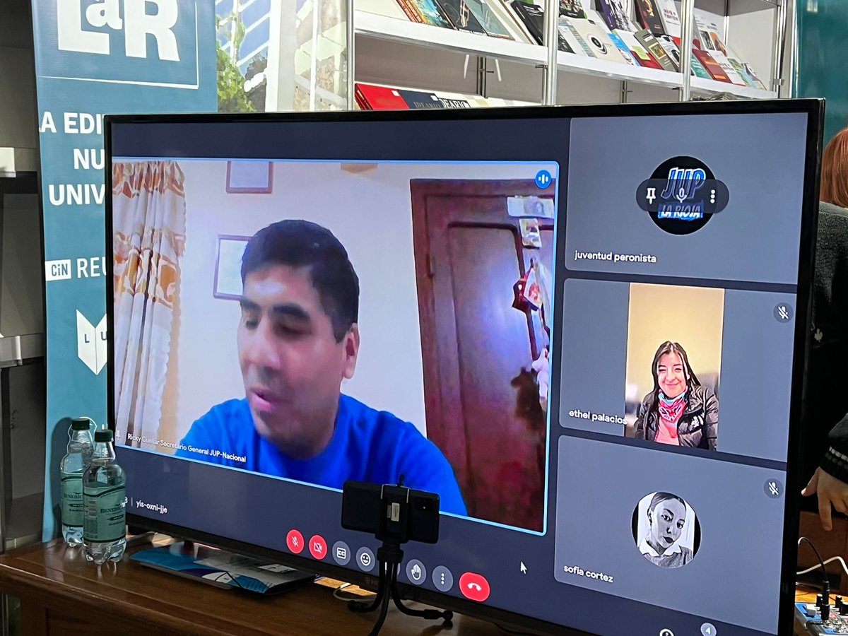 Acompañe a <a href="/JUPregionalLR/">jupregional_larioja.oficial</a> en actividades en la feria del libro. Hablamos sobre la prop electoral nac que encabeza <a href="/SergioMassa/">Sergio Massa</a> y <a href="/RossiAgustinOk/">Agustín Rossi</a> y en La Rioja  <a href="/Florelop/">Florencia López</a> <a href="/jfrejal/">Fernando Rejal</a>  y <a href="/SergioGCasas/">Sergio Casas</a> que tienen como jefe de campaña a <a href="/QuintelaRicardo/">Ricardo Quintela</a> y en la cap a <a href="/amolinalarioja/">Armando Molina</a>