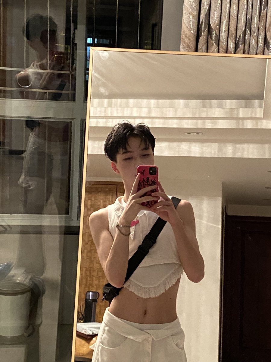 pristianpan's tweet photo. 简直辣晕了
#白幼瘦 #0s #直男勾引 https://t.co/UmxwTORjdb