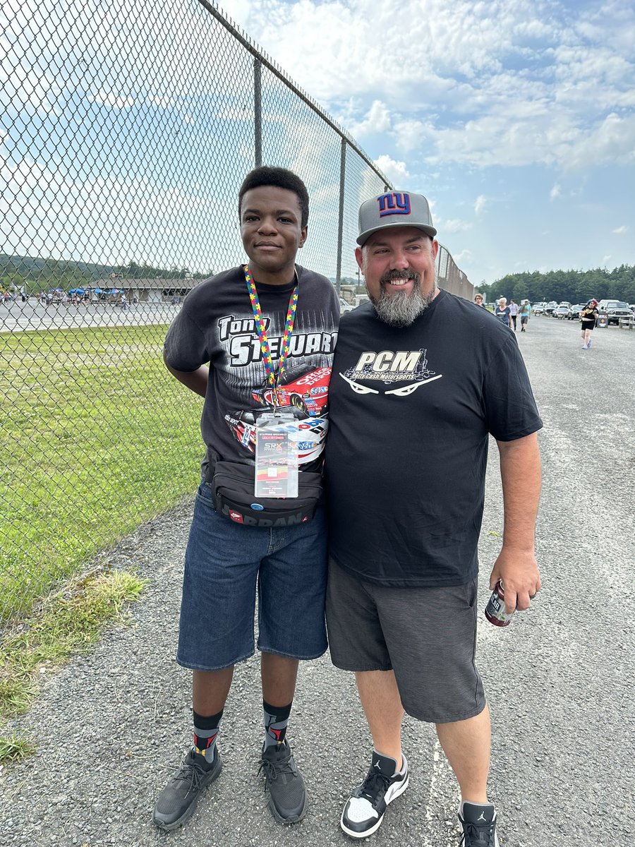 JoeJr57's tweet photo. Tailgating with friends at @StaffordSpeedwy’s all-star Thursday Night Thunder for the @CampingWorld @SRXracing series.
#SRX #campingworldsrx #staffordspeedway #connecticut  #StaffordMotorSpeedway #newengland  #thisisstafford #skmods #thurdaynightthunder #skmodified https://t.co/LWORoAmVOj