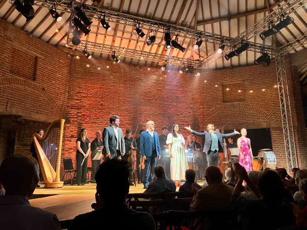 What a gorgeous evening tonight with the brilliant <a href="/JKAConductor/">𝗝𝗼𝗵𝗻 𝗔𝗻𝗱𝗿𝗲𝘄𝘀</a> <a href="/TheNatSymphOrch/">The NSO</a> <a href="/FionaFinsbury/">Fiona Finsbury 🇪🇺🏳️‍🌈</a> <a href="/TomElwin/">Tom Elwin</a> <a href="/GrantDoyleMusic/">Grant Doyle</a> <a href="/katieemilybray/">Katie Bray</a> <a href="/patrickhawes/">Patrick Hawes</a> - a perfect night with <a href="/into_opera/">Into Opera</a>