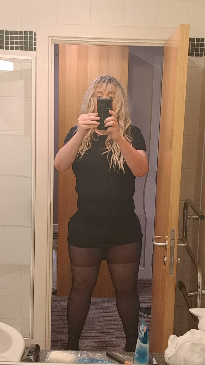Charlxcd's tweet photo. Saturday night out 😘 #SaturdayVibes #selfie #THICK #crossdresser #trans #LGBTQ #blonde #crossdressing #bi #gay #transisbeautiful #femme #sissy #Femboy #TGIRL #transgender https://t.co/dOQMy8bLlp