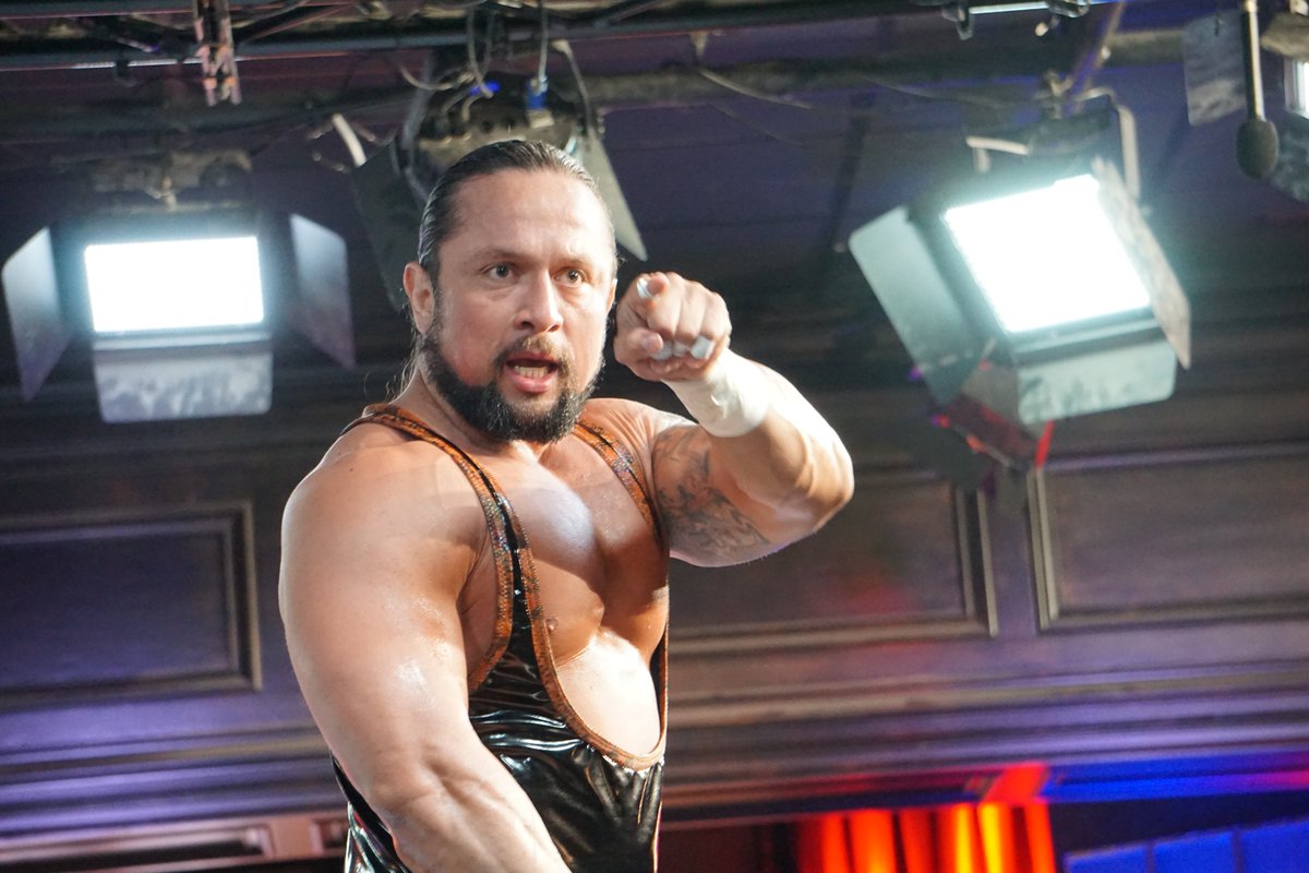 KoffinRadio's tweet photo. .@checabrera_ aint got time for games at @unitedwrestling / @CWFHollywood .

#KoffinRadioPics #CWFH #UnitedWrestling #CheCabrera https://t.co/DxPnhamYEc