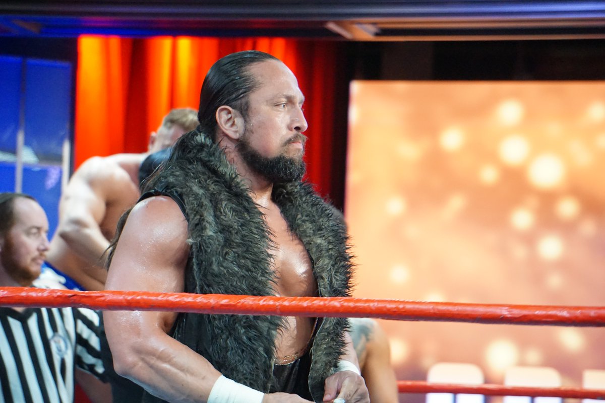 KoffinRadio's tweet photo. .@checabrera_ aint got time for games at @unitedwrestling / @CWFHollywood .

#KoffinRadioPics #CWFH #UnitedWrestling #CheCabrera https://t.co/DxPnhamYEc