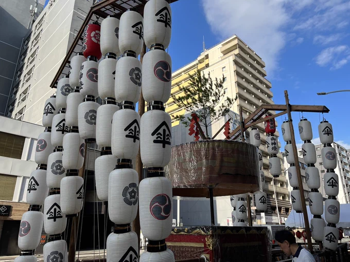 四条傘鉾! 昨晩一緒に飲んでいたお友達が「四条傘鉾にはもっともっと流行るポテンシャルがあるとおもうんですよ!」と熱く語っていました。ほんと、そう思います! 